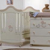 Nursery Room Set in Honey and Cream Gioiellino