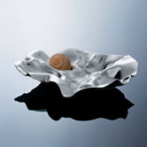 Am&egrave;lia Snail Dish in Mirror Polished by Llu&iacute;s Clotet