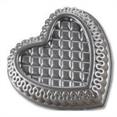 Platinum Quilted Heart Bundt Pan
