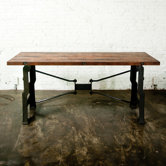 V8 Desk