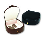 Men's Large Horseshoe Stud Box in Black
