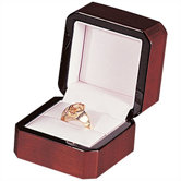 Emerald Single 1.75" High Ring Box