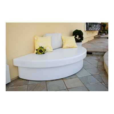 La-Fete Demi-Lune Outdoor Platform Bed