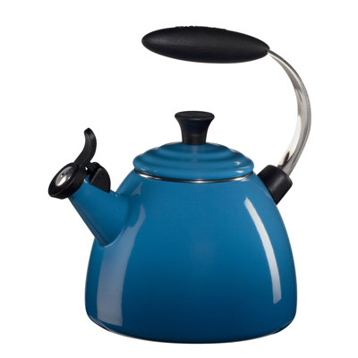 Le Creuset 1.5-qt. Halo Tea Kettle