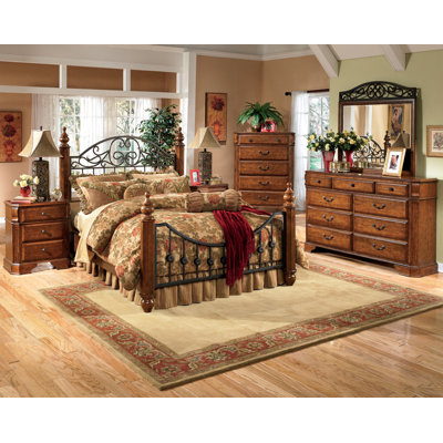 Signature Design by Ashley Vera 9 Drawer Dresser