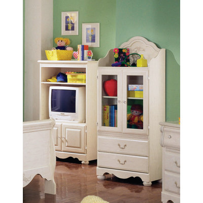 Standard Furniture Diana Sleigh Bedroom Collection