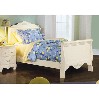 Standard Furniture Diana Sleigh Bedroom Collection