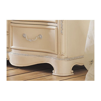Lea Industries Jessica McClintock Romance Ten Drawer Dresser