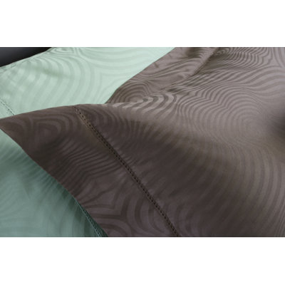 Plush Living Peacock Duvet Collection