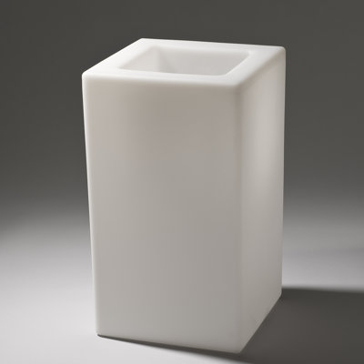 Rotoluxe Chumbo Square Planter