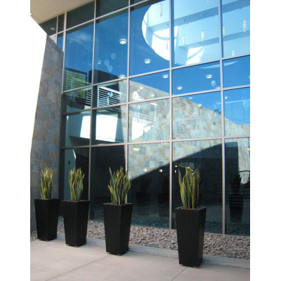 Serralunga Kabin Planter